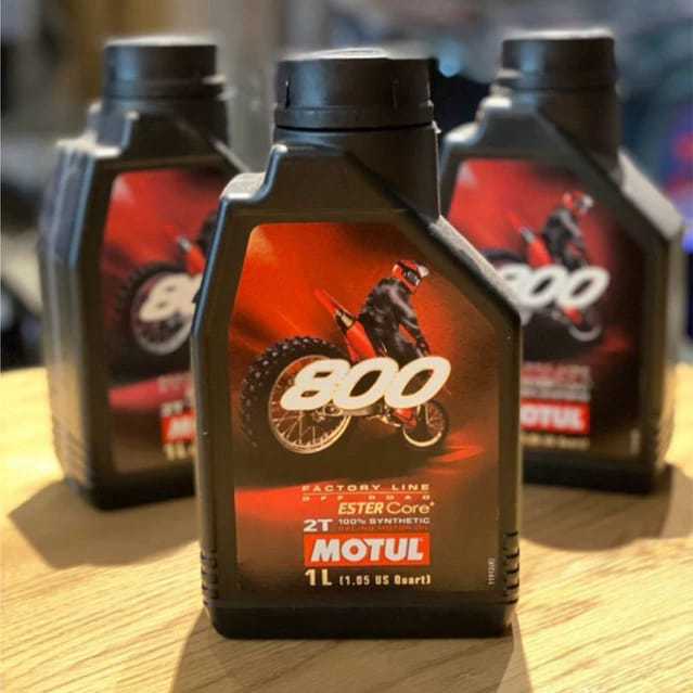 Jual Oli Samping 2T MOTUL 800 2T OFF ROAD 1L 100 ORIGINAL MADE IN