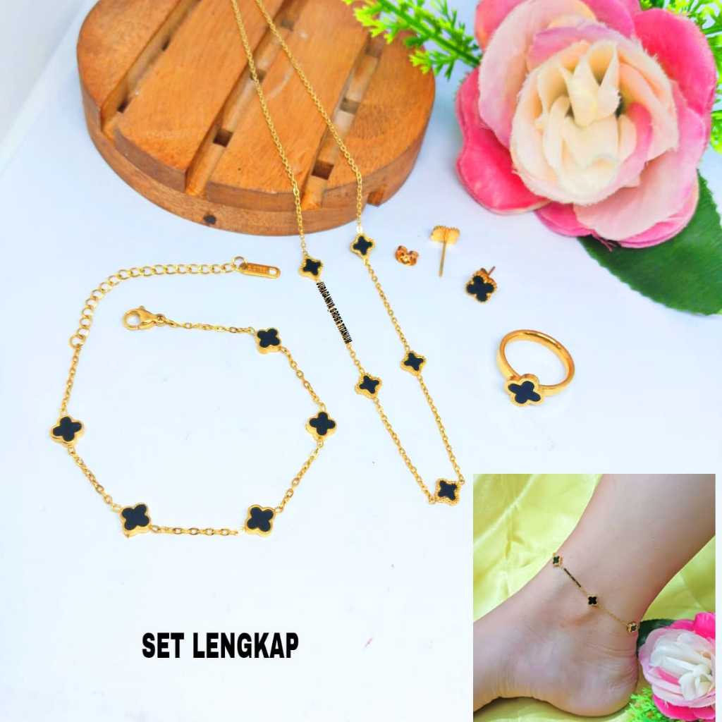 Jual KALUNG TITANIUM BUNGA HITAM SEMANGGI DERET KECIL 1 SET ANTI