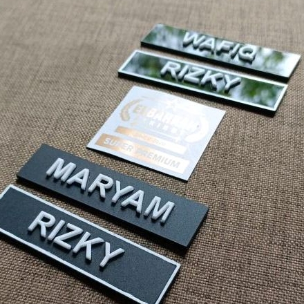 Jual PAPAN NAMA DADA NAME TAG AKRILIK FULL HITAM LIS PUTIH PAKU