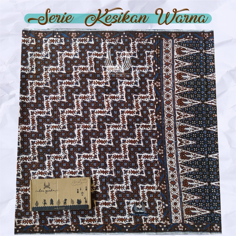 Jual Sarung Batik LarGurda Serie Kesikan Warna Biru Motif Kembang