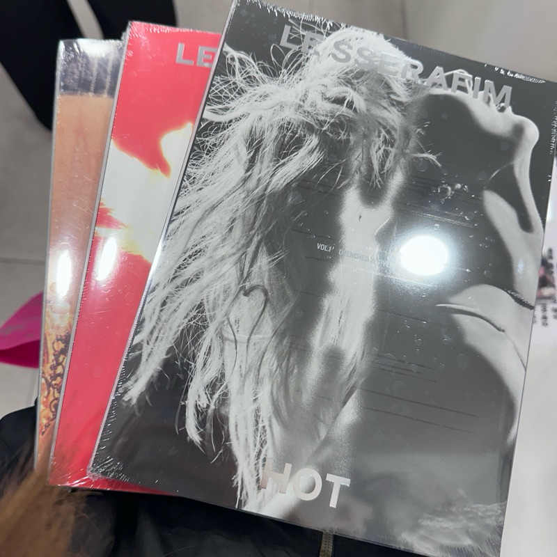 Jual READY STOCK LE SSERAFIM Th Mini Album Hot Photobook Ver