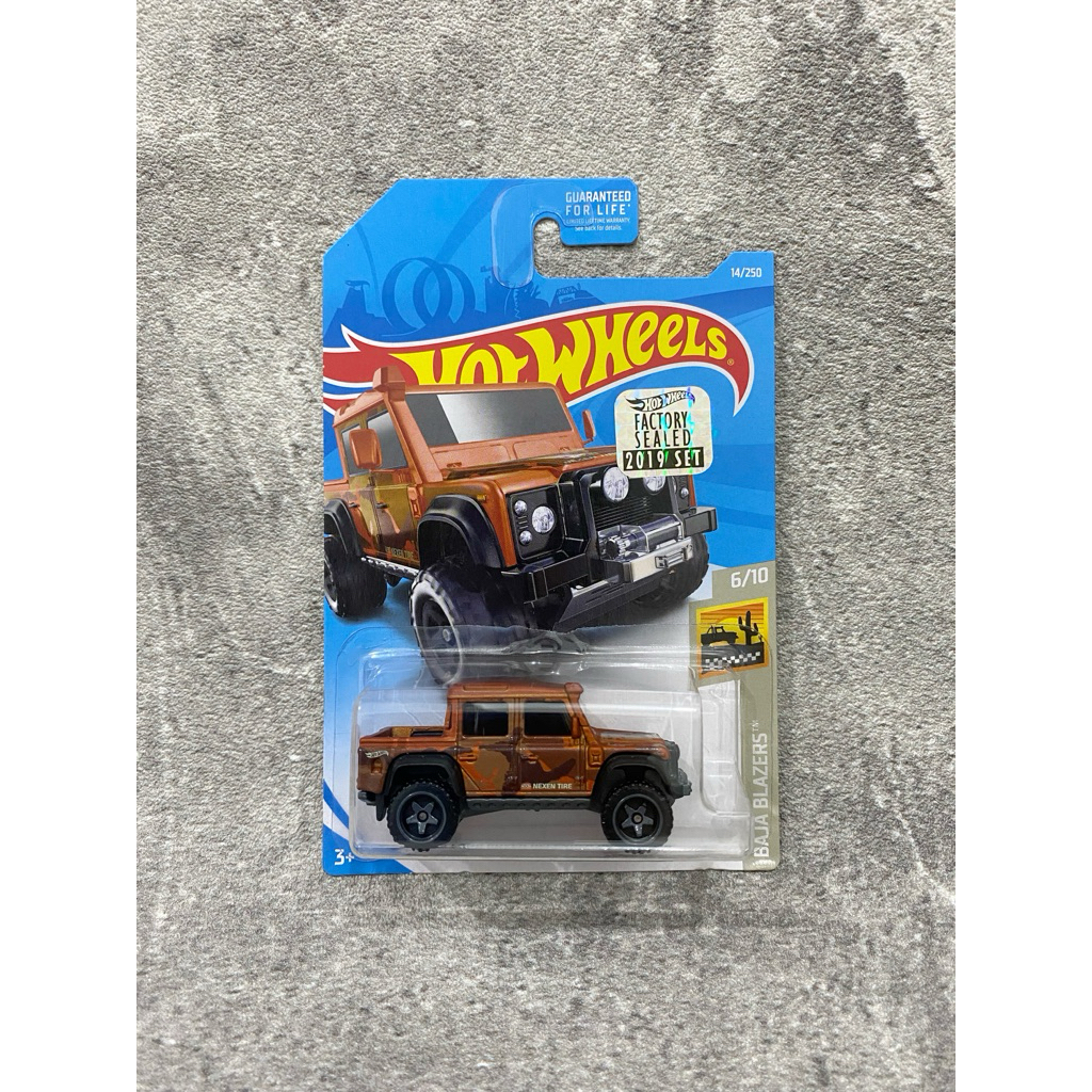 Jual Hot Wheels Land Rover Defender Double Cab Coklat Factory