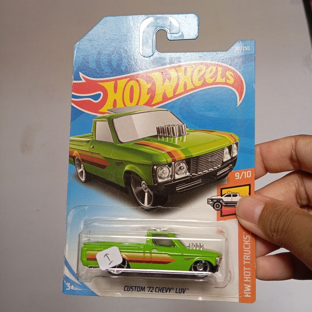 Jual Hot Wheels Hotwheels Custom 72 Chevy Luv 1972 Hijau Green Shopee