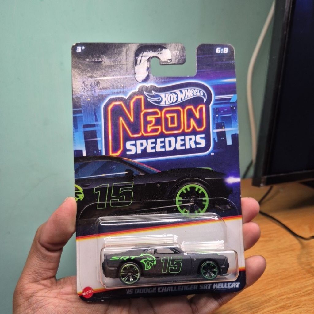 Jual HOT WHEELS NEON SPEEDERS 15 DODGE CHALLENGER SRT HELLCAT Shopee