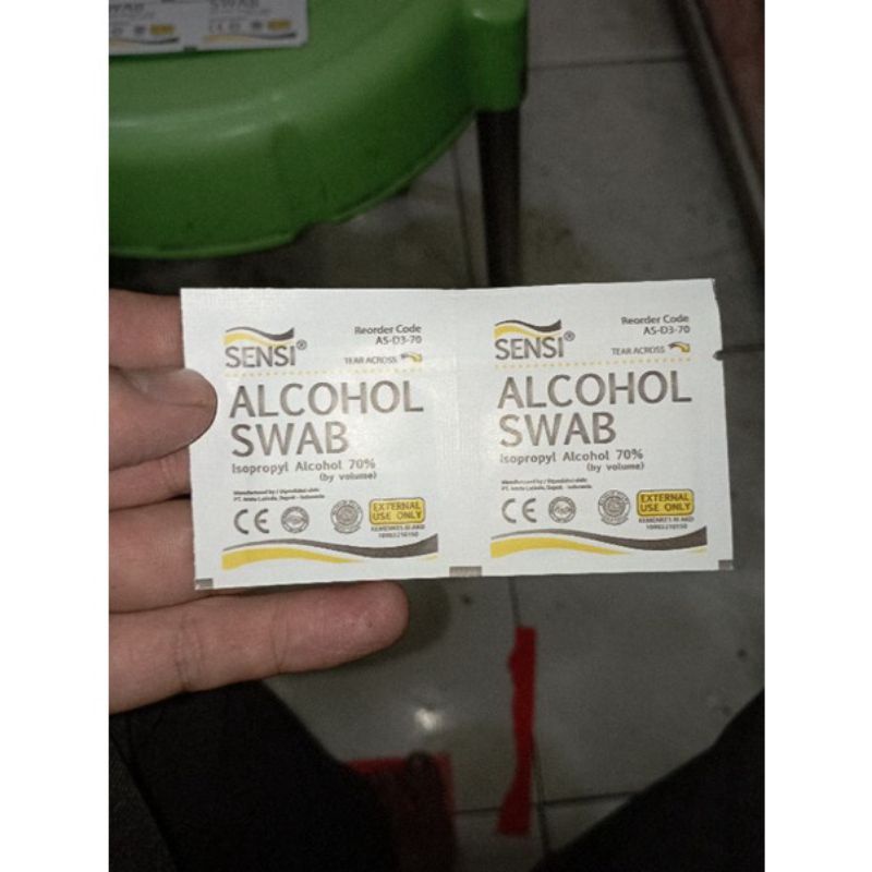 Jual ALKOHOL SWAB SENSI 1 LEMBAR ISI 2 PCS Kasa Alkohol Swab Steril