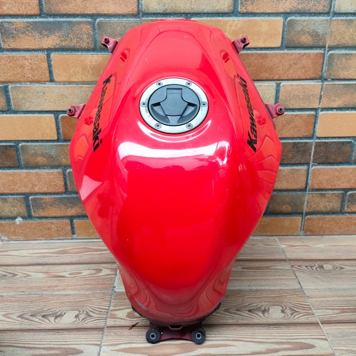 Jual Tangki Bensin Ninja 250 Karbu Original Merah Copotan Tengki ORI