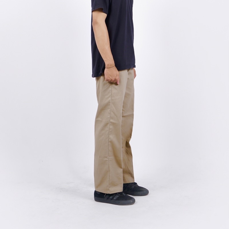 Jual Selfless Celana Chino Standar Reguler Straight Fit Panjang Pria