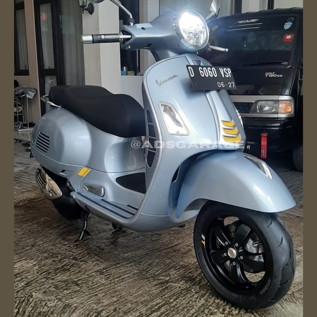 Jual Vespa Matic Gts Super Tech 300 Tahun 2022 NIK 2021 Grey Delicato