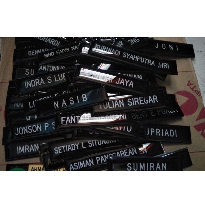 Jual Name Tag Nama Dada Grafir Bahan Doff Lapis Resin Shopee Indonesia