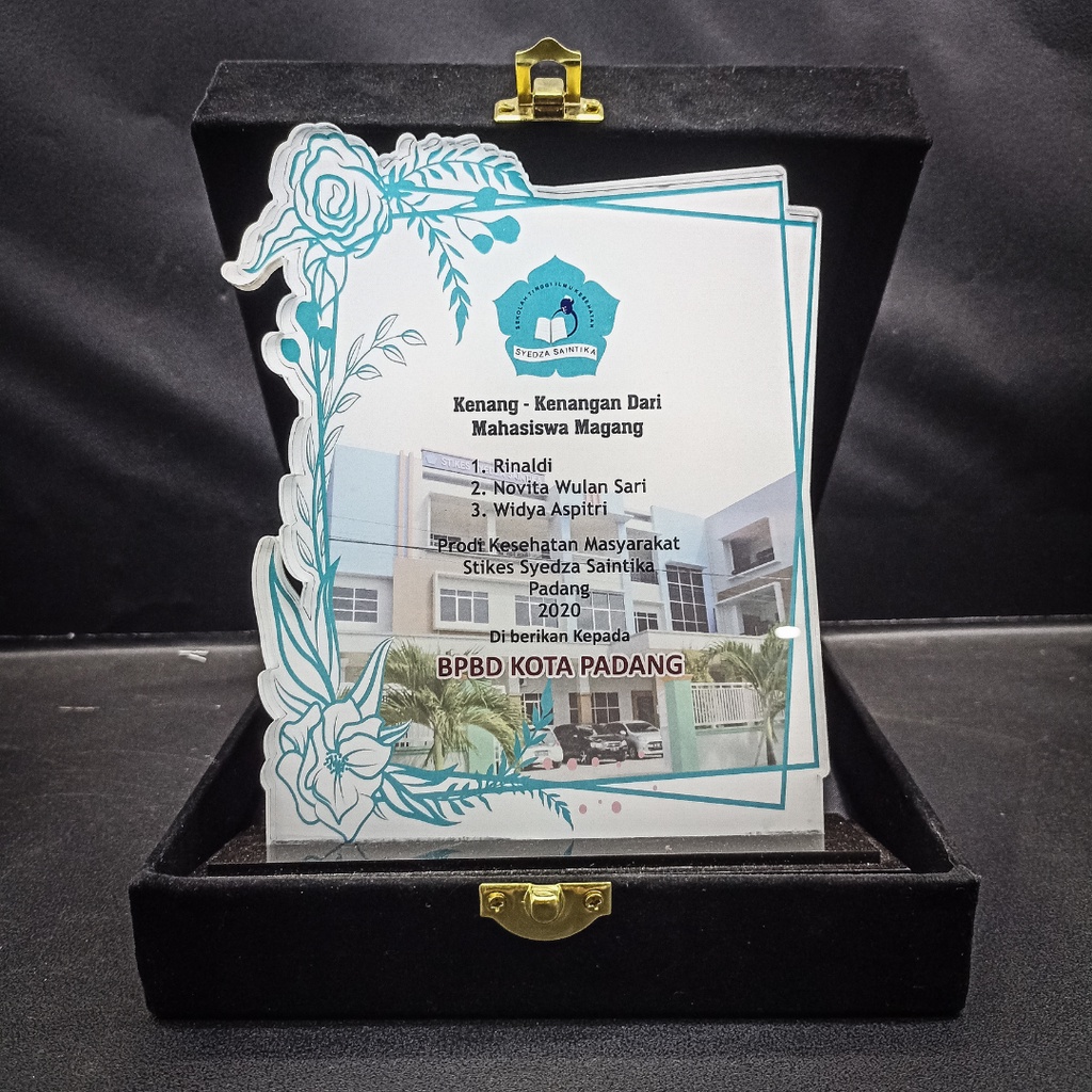 Jual Plakat AKRILIK Custom BOX BLUDRU Hadiah Penghargaan Wisuda