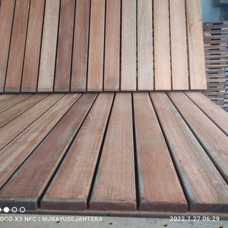 Jual Best Quality Palet Kayu Decking Tile Kayu Solid Bengkirai Pool