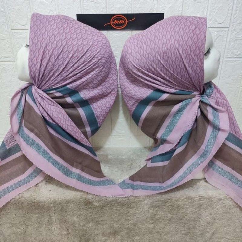 Jual Hijab Segi Empat Voal Motif Eseni Pink Pastel Shopee Indonesia