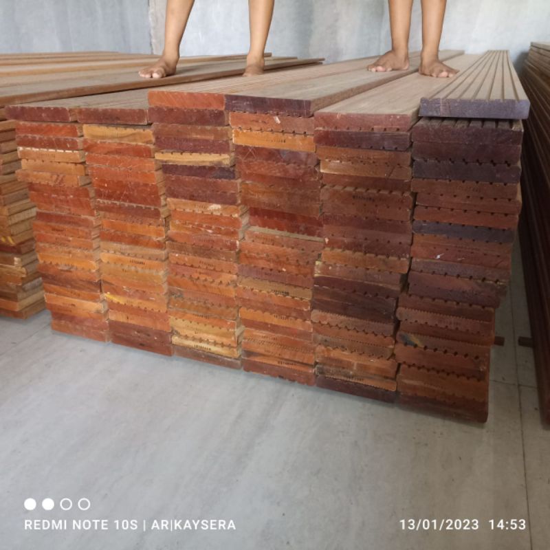 Jual Lantai Kayu Outdoor Taman Teras Pinggir Kolam Decking Bengkirai