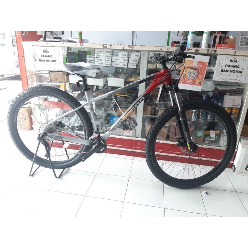 Jual SEPEDA MTB POLYGON XTRADA 5 2022 2023 BARU GARANSI RESMI