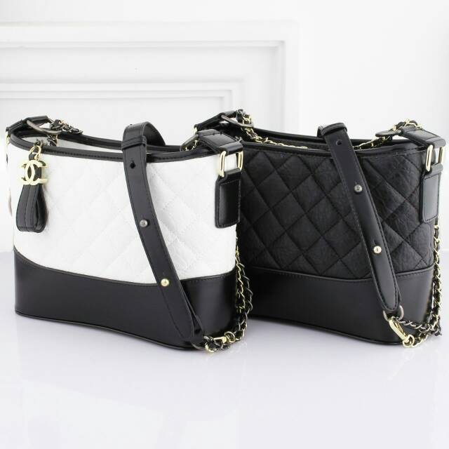 Jual Tas chanel gabrielle 20cm gold, black hardware