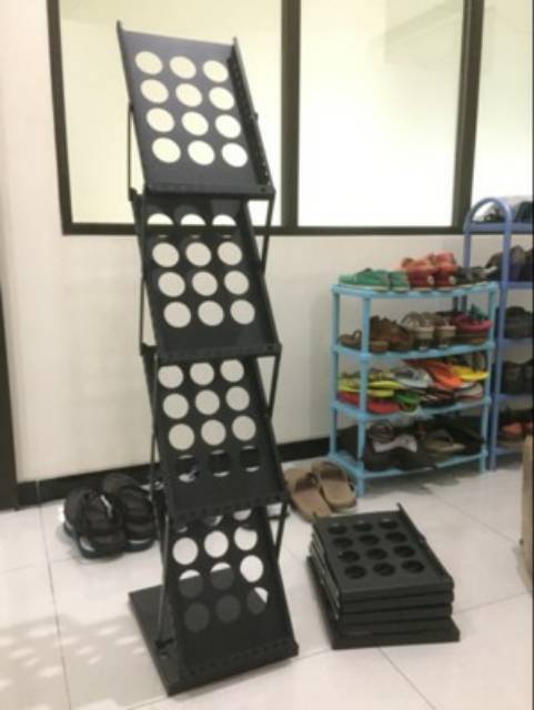 Jual RAK BROSUR BESI 4 SUSUN LIPAT/RAK BROSUR HITAM 4SUSUN/RAK PAMERAN ...