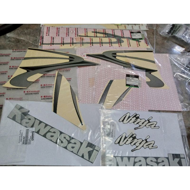 Jual stiker striping ninja rr old hitam 2011 original | Shopee Indonesia
