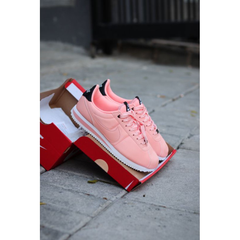 Nike cortez salmon discount pink