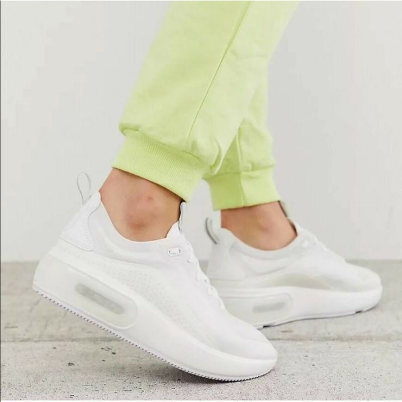 Jual nike air max dia triple white Shopee Indonesia