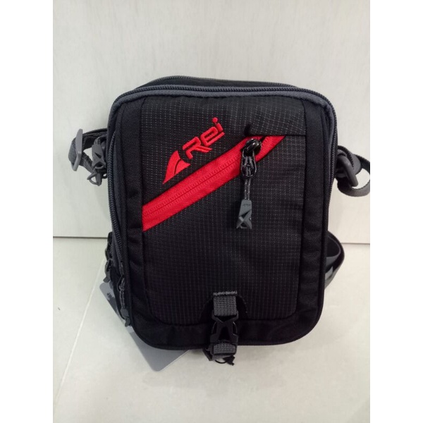 Jual TRAVEL POUCH REI VARSITY 02 TAS SELEMPANG REI VARSITY 02 TAS