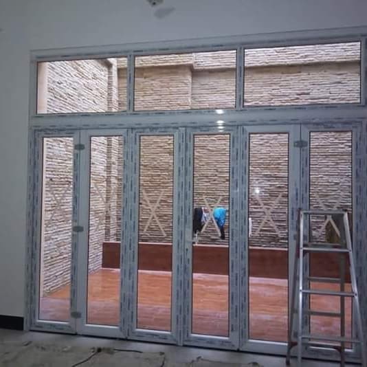 Jual pintu lipat alumunium.pintu lipat kaca.pintu lipat minimalis