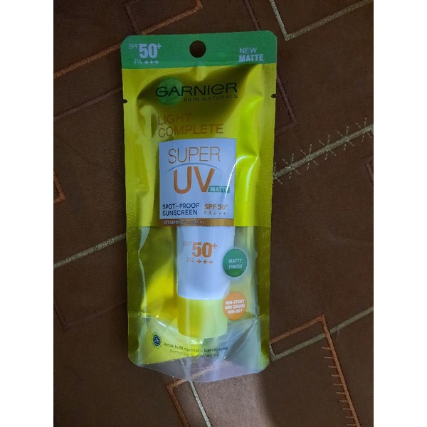 Jual garnier sunscreen spf 50+ / garnier light complete 15ml | Shopee ...