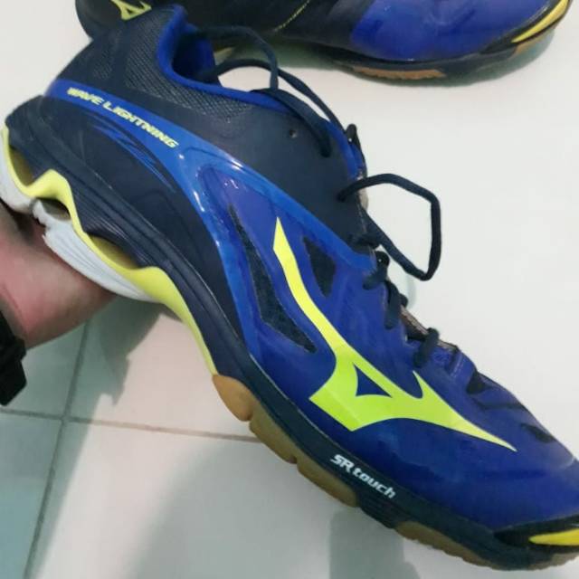 Sepatu mizuno deals second