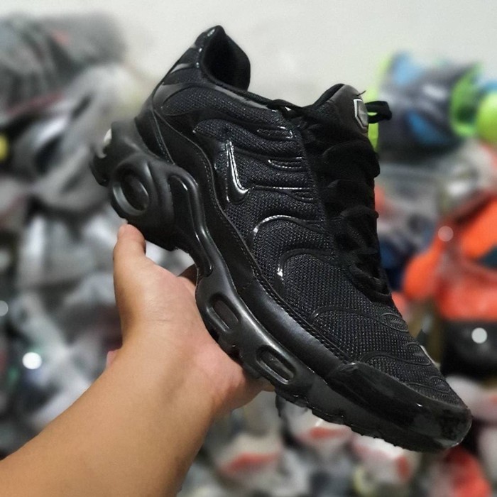 Sepatu Air Max Plus TN Full Black Sport Import Original Running Terbaru