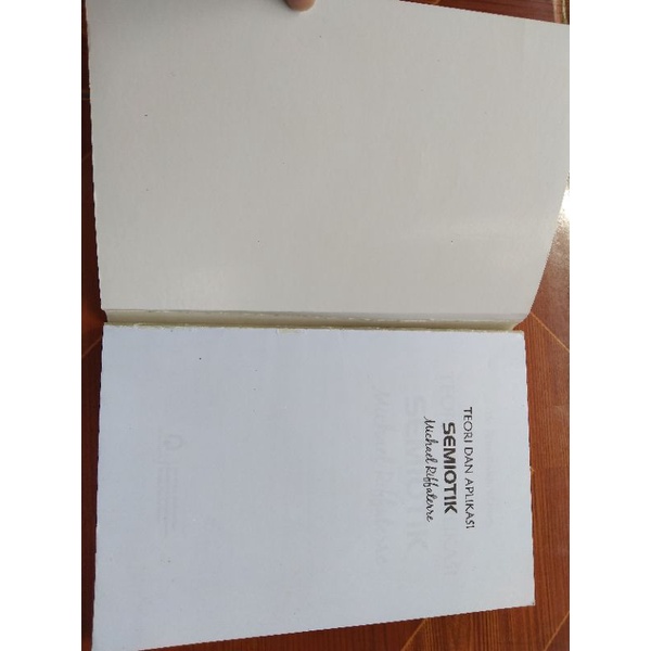 Jual Buku Teori dan Aplikasi Semiotik Michael Riffaterre | Shopee Indonesia