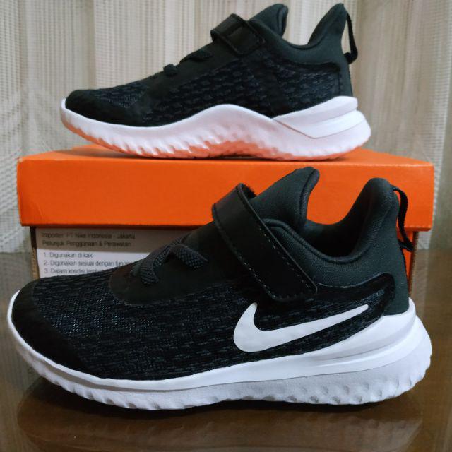 Nike rival tdv hotsell
