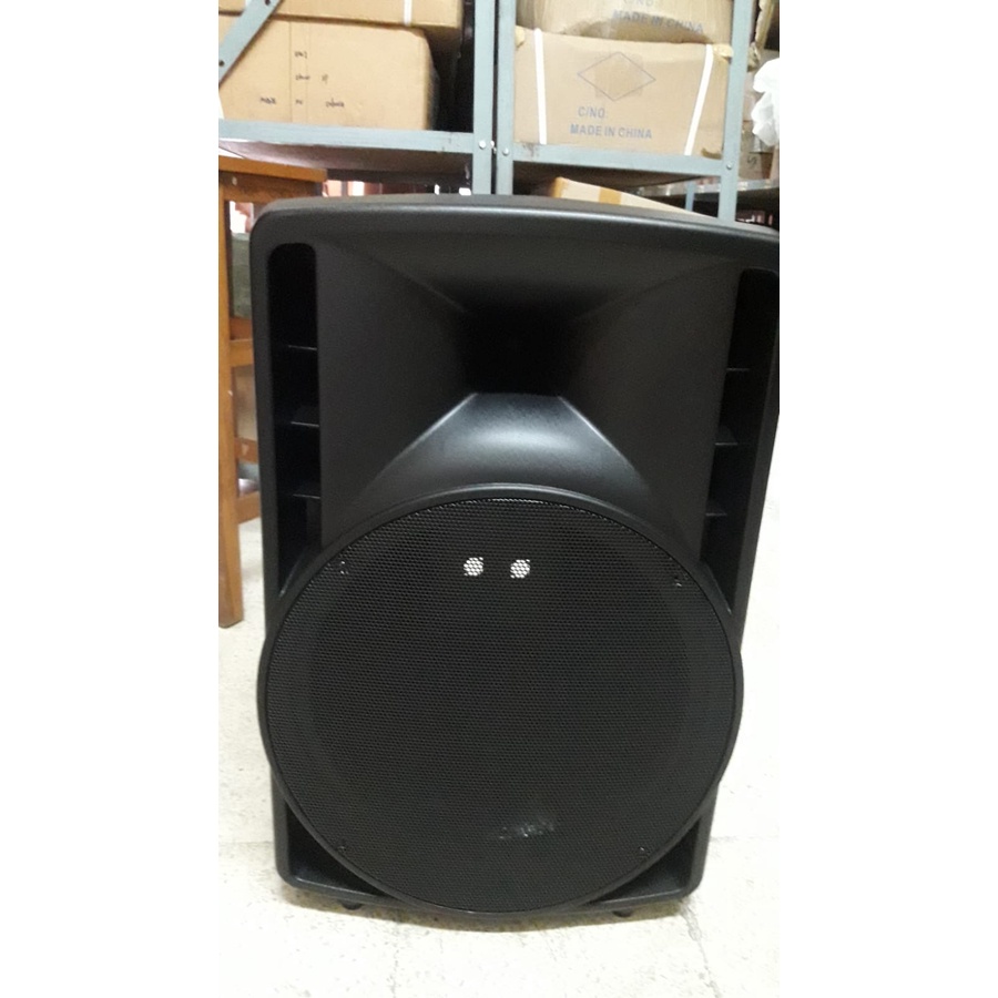 Box speaker 15 store monitor