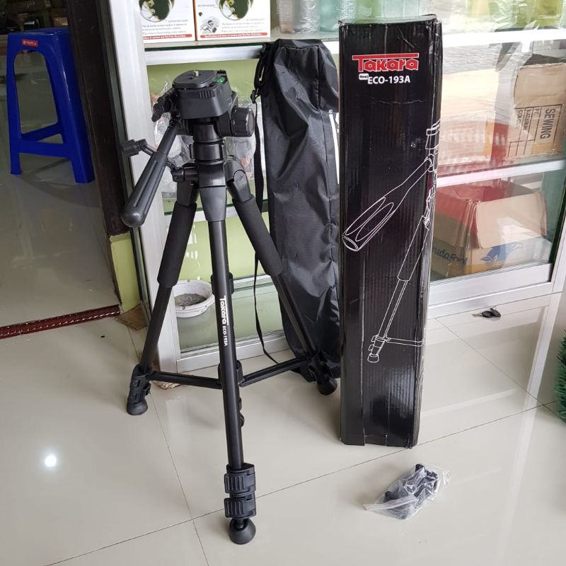 tripod kamera besar