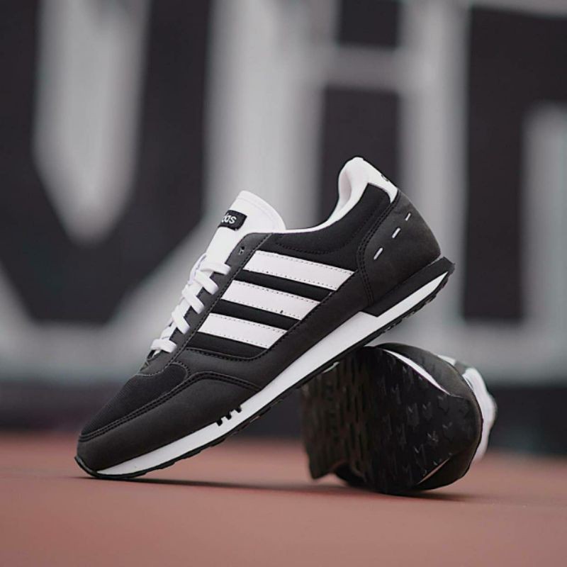 Soulsepatuku Adidas Neo City Racer Black White 100 Original