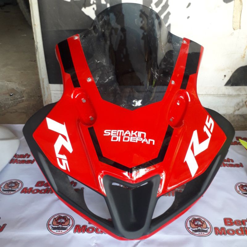 R15 v2 headlight online cover