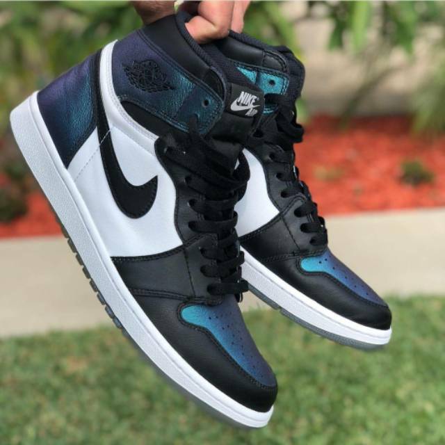 NIKE AIR JORDAN 1 HIGH CHAMELEON