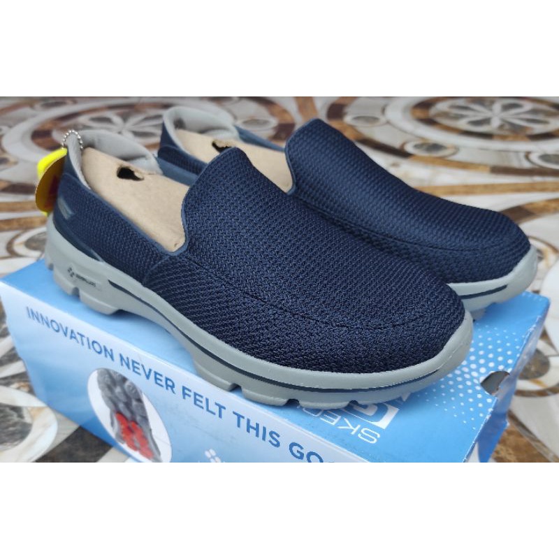 Sepatu skechers shop go walk 3