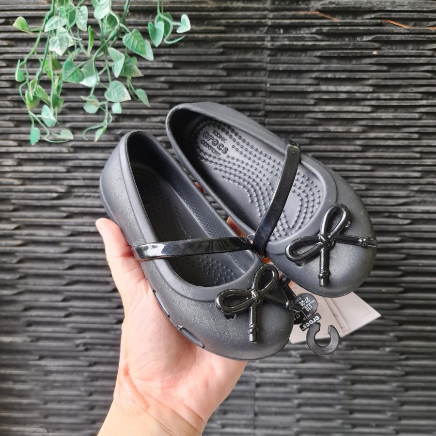 Crocs lina charm flat online