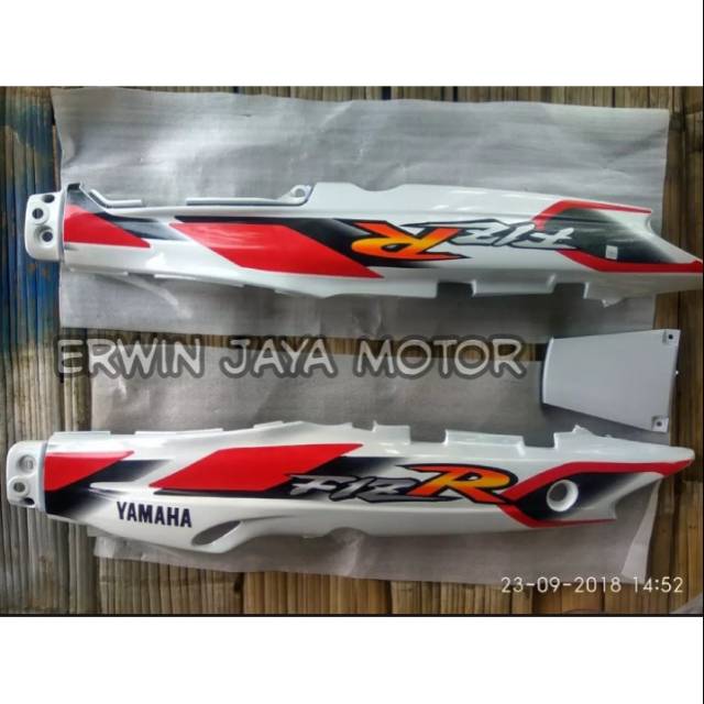 Jual Cover Body Belakang Yamaha F Zr Putih Plus Stiker Shopee Indonesia