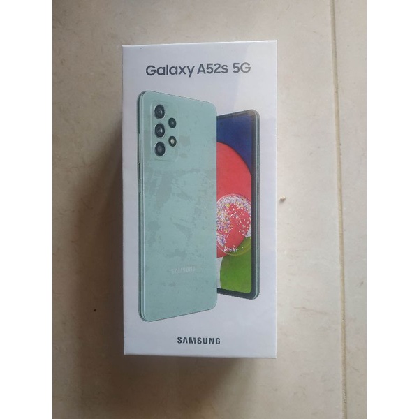 Samsung Galaxy A52s di tangan pengguna