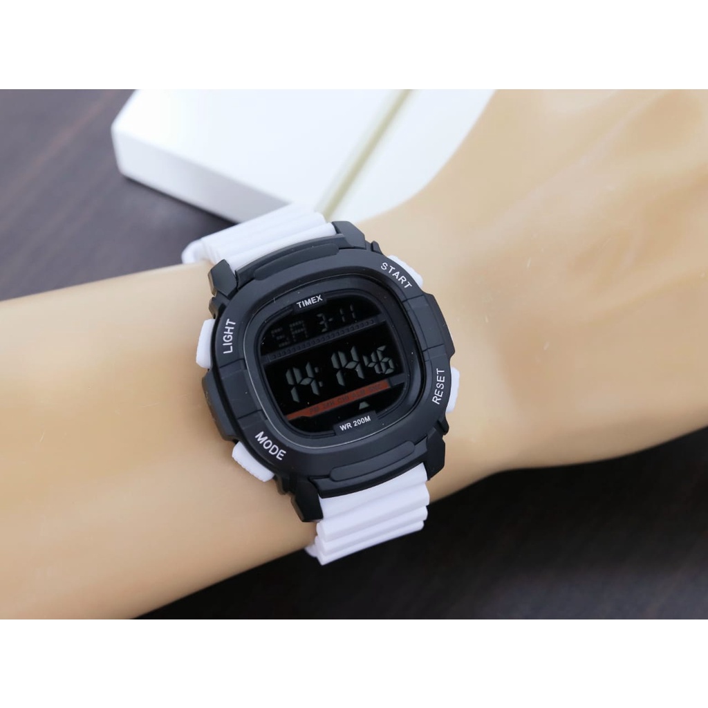 Jam Tangan Pria Timex Digital Tali Rubber Body Segi Tanggal Hari Aktif