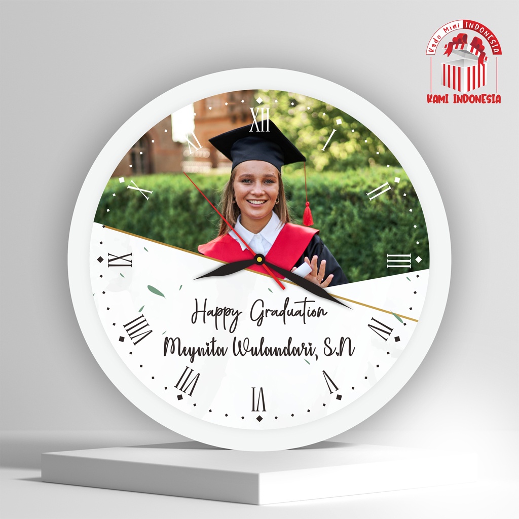 Jual JAM WEKER KAYU CUSTOM FOTO SOUVENIR WISUDA MEJA DUDUK UNIK KADO ...