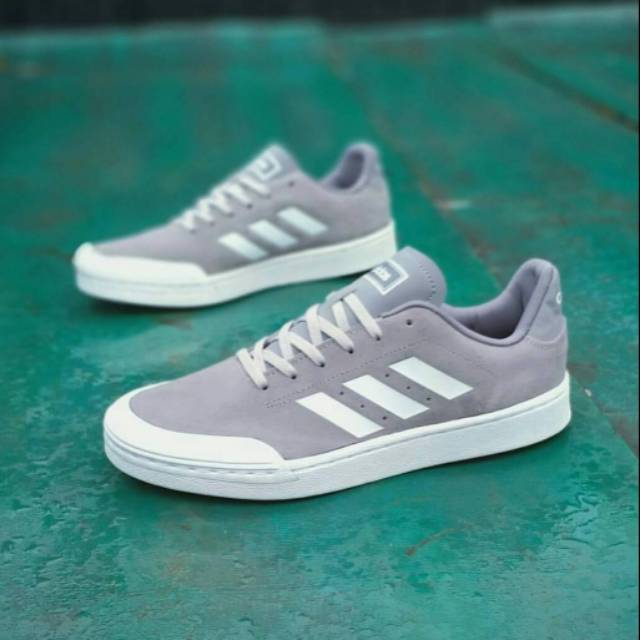 Adidas court 2025 70s grey