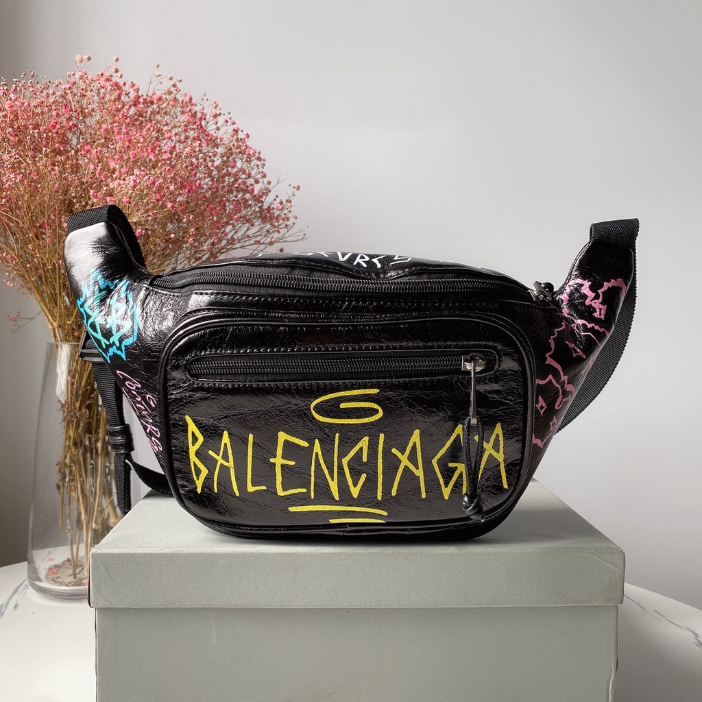 Tas deals balenciaga graffiti