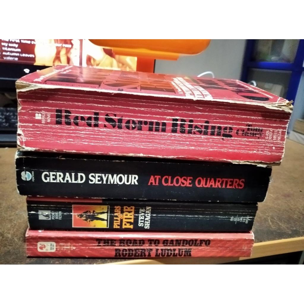 Jual Tom Clancy-Red Storm rising-Gerald Seymour | Shopee Indonesia