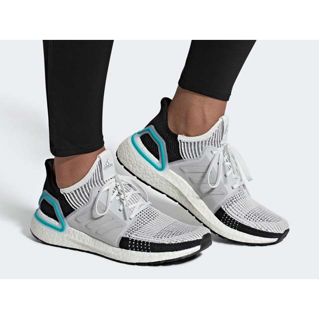 Sepatu Running Adidas Ultraboost 19 G54012 Cloud White Collegiate Royal Original BEST SELLER