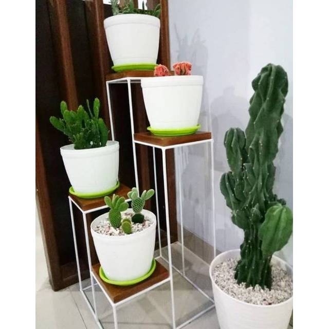 Jual Rak bunga besi tingkat 4 susun alas kayu - Rak Hias Tanaman ...