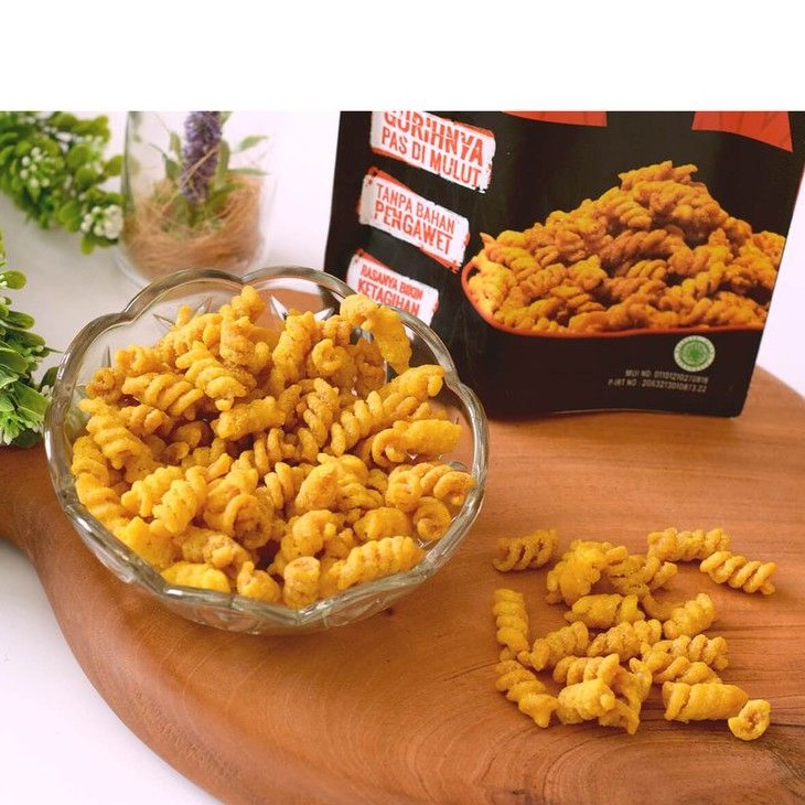 Jual MAKARONI KAKARAK SPIRAL PEDAS ASIN MANIS ORIGINAL SALT EGG CUMI ...