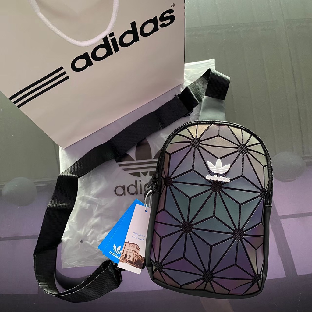 TAS BODYBAG ADIDAS ISSEY MIYAKE OLD MODEL ORIGINAL REFLECTIVE TAS BODYBAG ADIDAS ISSEY MIYAKE OLD MODEL ORIGINAL REFLECTIVE FULL SET TAS BODYBAG