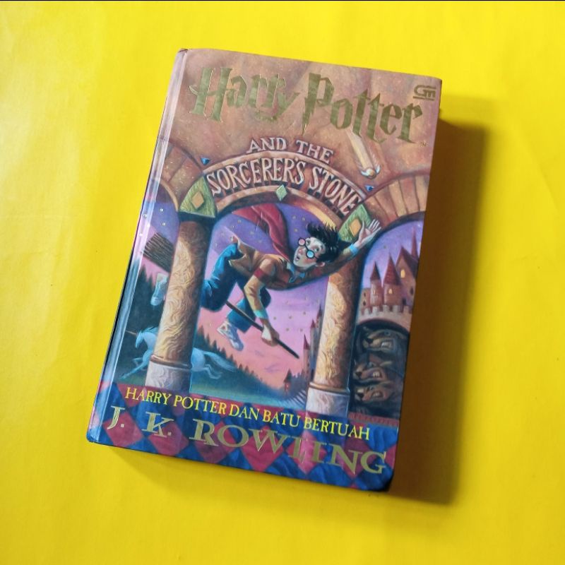 Jual Preloved Novel Harry Potter Dan Batu Bertuah #1 ( Harry Potter And ...