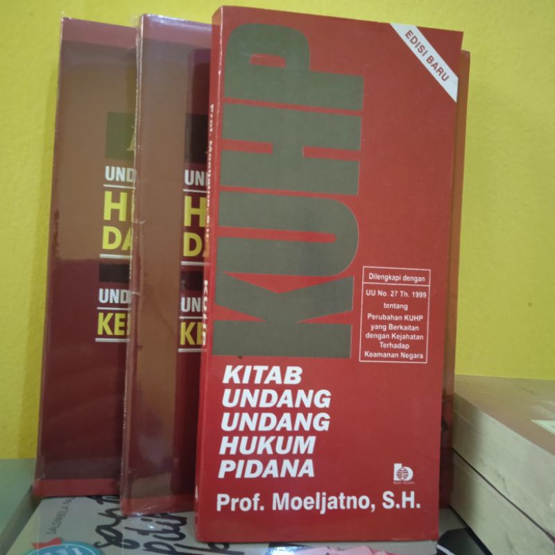 Jual KITAB UNDANG UNDANG UNDANG HUKUM PIDANA (KUHP) PROF. MOELJATNO SH ...